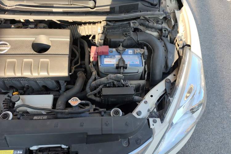 Used Nissan Tiida 2011 1.6L CVT Smart Version Engine Bay Left