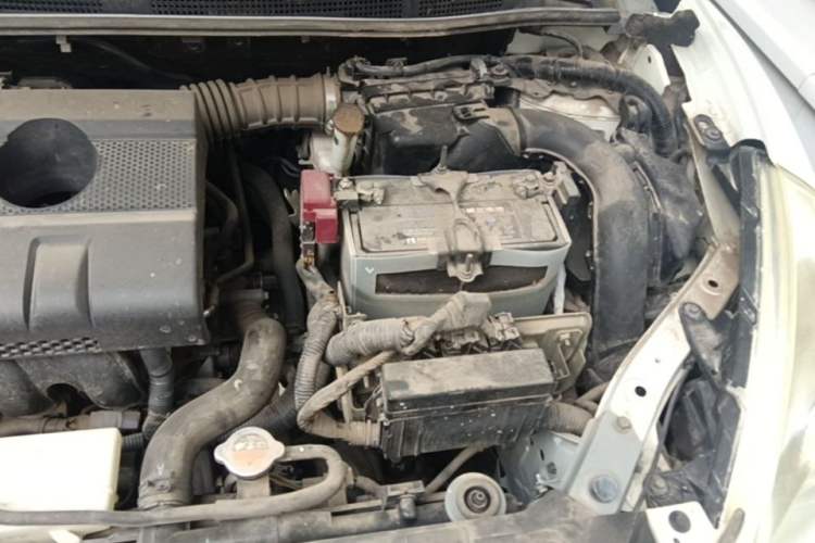 Used Nissan Tiida 2011 1.6L CVT Smart Version Engine Bay Left