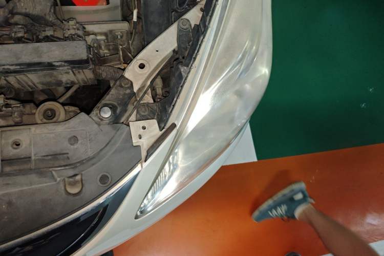 Used Nissan Tiida 2011 1.6L CVT Comfort Model Engine Bay Left