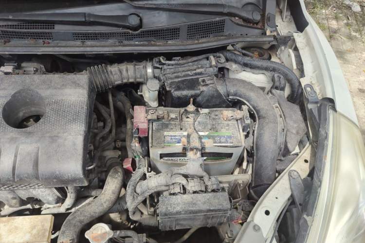 Used Nissan Tiida 2011 1.6L CVT Smart Version Engine Bay Left