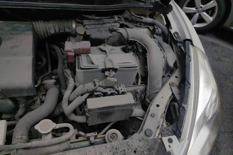 Used Nissan Tiida 2011 1.6L CVT Smart Version Engine Bay Left