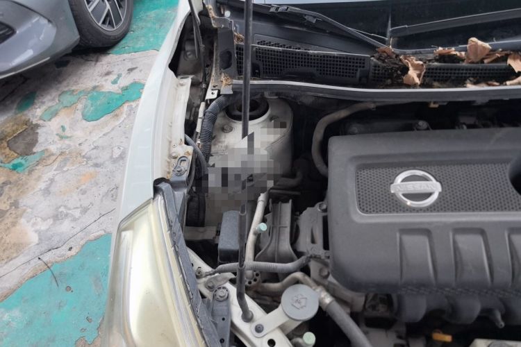 Used Nissan Tiida 2011 1.6L CVT Luxury Edition Engine Bay Right