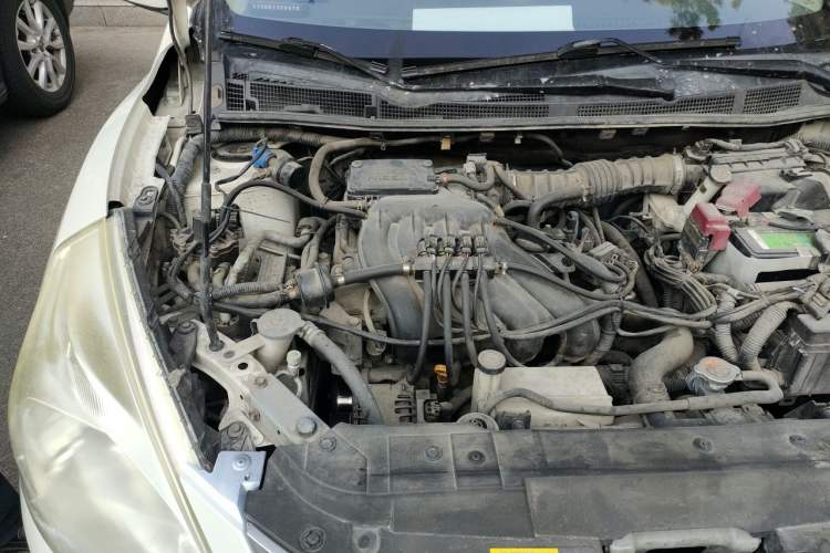 Used Nissan Tiida 2011 1.6L CVT Comfort Model Engine Bay Right