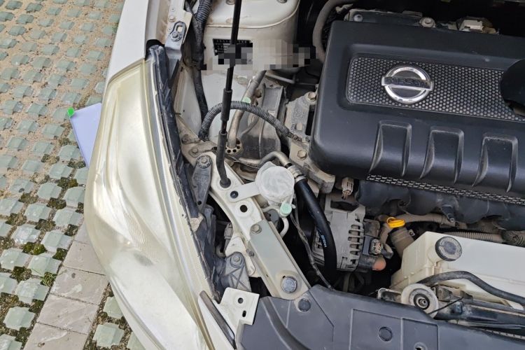 Used Nissan Tiida 2011 1.6L CVT Smart Version Engine Bay Right