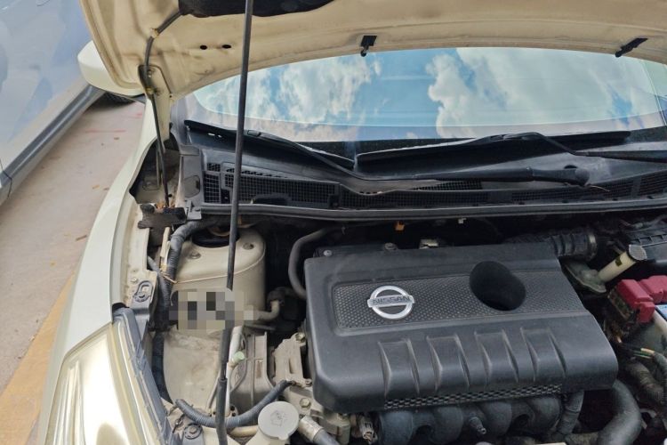 Used Nissan Tiida 2011 1.6L CVT Smart Version Engine Bay Right