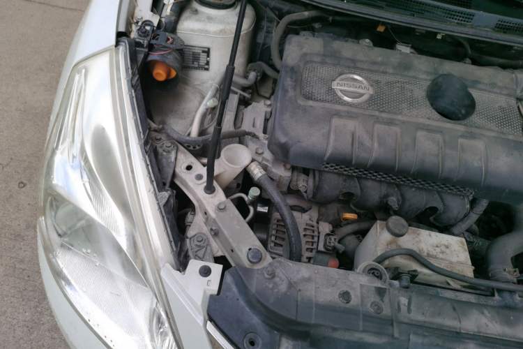 Used Nissan Tiida 2011 1.6L CVT Comfort Model Engine Bay Right