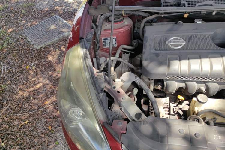 Used Nissan Tiida 2011 1.6L CVT Smart Version Engine Bay Right