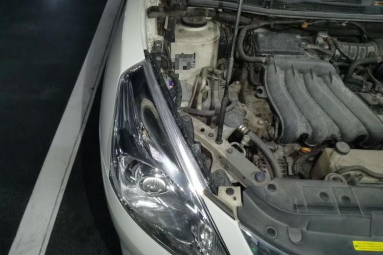 Used Nissan Tiida 2011 1.6L CVT Comfort Model Engine Bay Right
