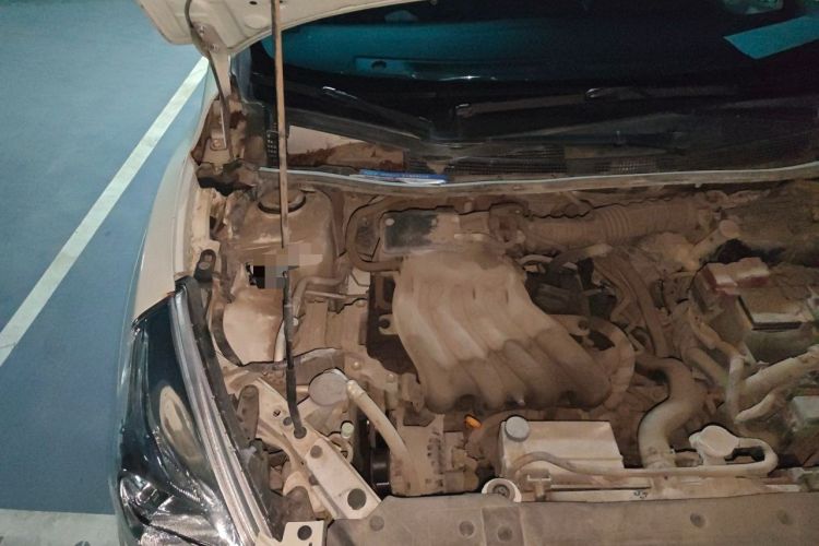 Used Nissan Tiida 2011 1.6L CVT Comfort Model Engine Bay Right