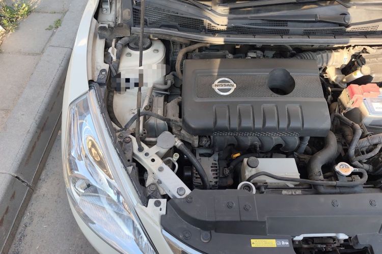 Used Nissan Tiida 2011 1.6L CVT Smart Version Engine Bay Right