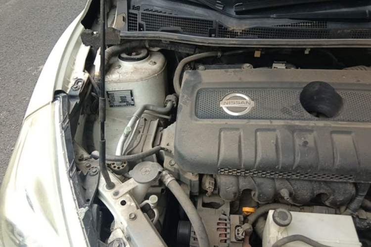 Used Nissan Tiida 2011 1.6L CVT Smart Version Engine Bay Right