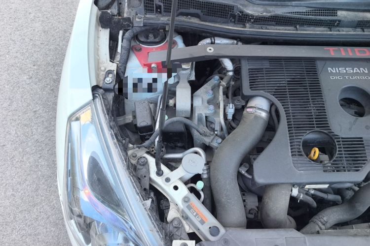 Used Nissan Tiida 2011 1.6T M-CVT Cool Edition Engine Bay Right