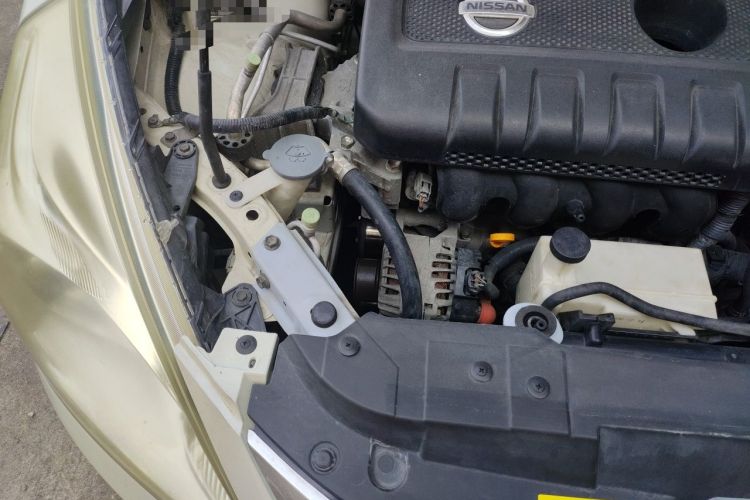 Used Nissan Tiida 2011 1.6L CVT Smart Version Engine Bay Right