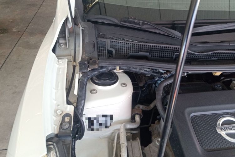 Used Nissan Tiida 2011 1.6L CVT Smart Version Engine Bay Right