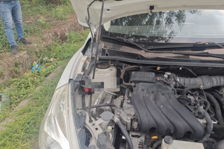 Used Nissan Tiida 2011 1.6L CVT Comfort Model Engine Bay Right