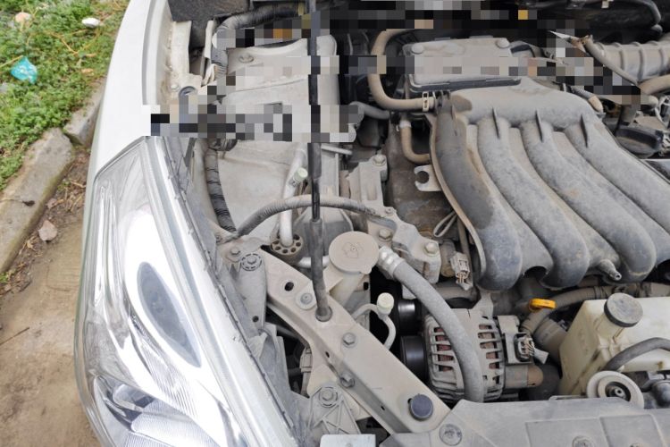 Used Nissan Tiida 2011 1.6L CVT Comfort Model Engine Bay Right