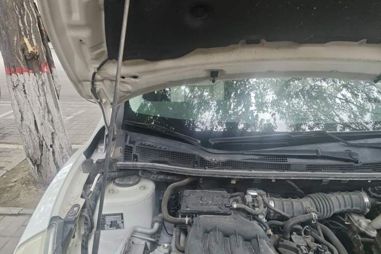 Used Nissan Tiida 2011 1.6L CVT Comfort Model Engine Bay Right