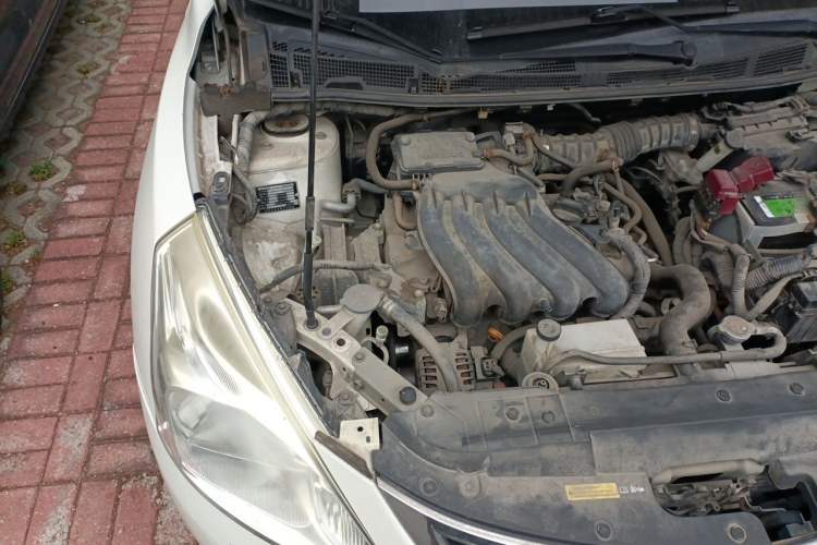 Used Nissan Tiida 2011 1.6L CVT Comfort Model Engine Bay Right