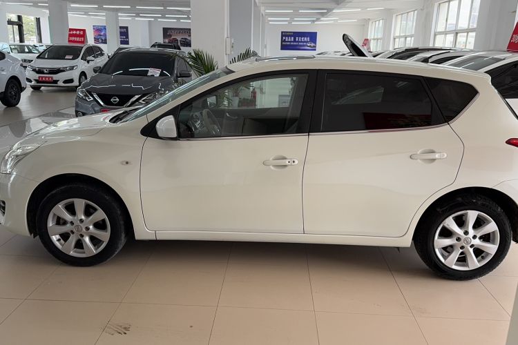 Used Nissan Tiida 2011 1.6L Manual Smart Version Exterior 5