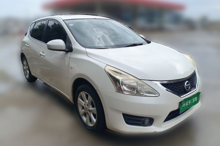 Used Nissan Tiida 2011 1.6L CVT Smart Version Front Right 45 Deg