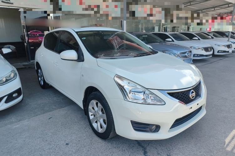 Used Nissan Tiida 2011 1.6L CVT Smart Version Front Right 45 Deg