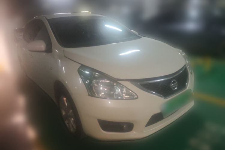 Used Nissan Tiida 2011 1.6L CVT Smart Version Front Right 45 Deg