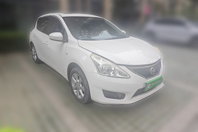 Used Nissan Tiida 2011 1.6L CVT Smart Version Front Right 45 Deg