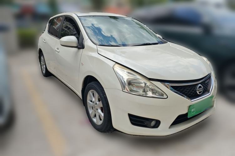 Used Nissan Tiida 2011 1.6L CVT Smart Version Front Right 45 Deg