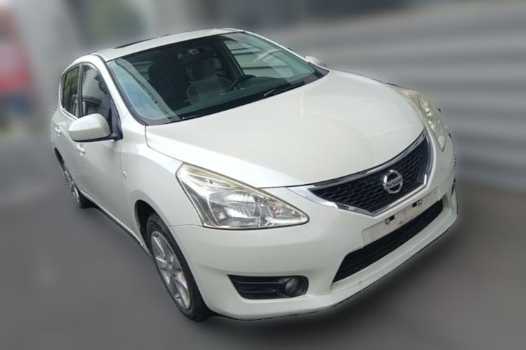 Used Nissan Tiida 2011 1.6L CVT Smart Version Front Right 45 Deg