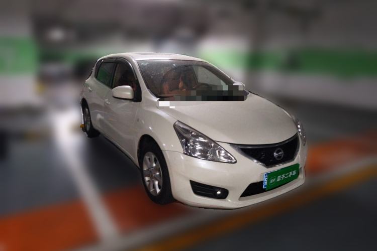 Used Nissan Tiida 2011 1.6L CVT Smart Version Front Right 45 Deg