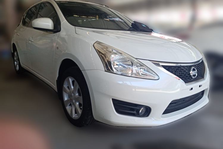 Used Nissan Tiida 2011 1.6L CVT Smart Version Front Right 45 Deg