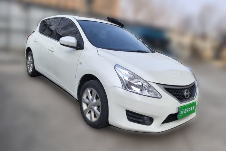 Used Nissan Tiida 2011 1.6L CVT Smart Version Front Right 45 Deg