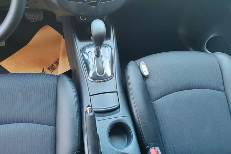 Used Nissan Tiida 2011 1.6L CVT Smart Version Gear Lever