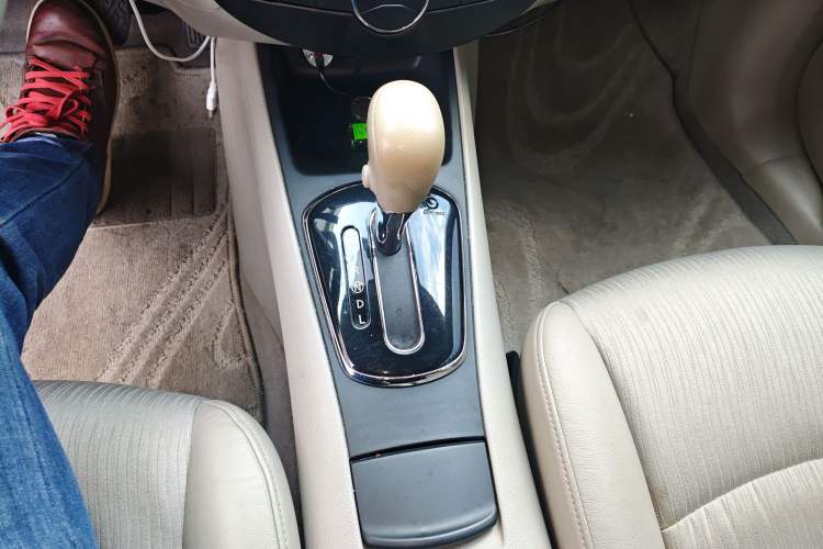 Used Nissan Tiida 2011 1.6L CVT Comfort Model Gear Lever