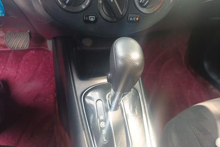 Used Nissan Tiida 2011 1.6L CVT Comfort Model Gear Lever