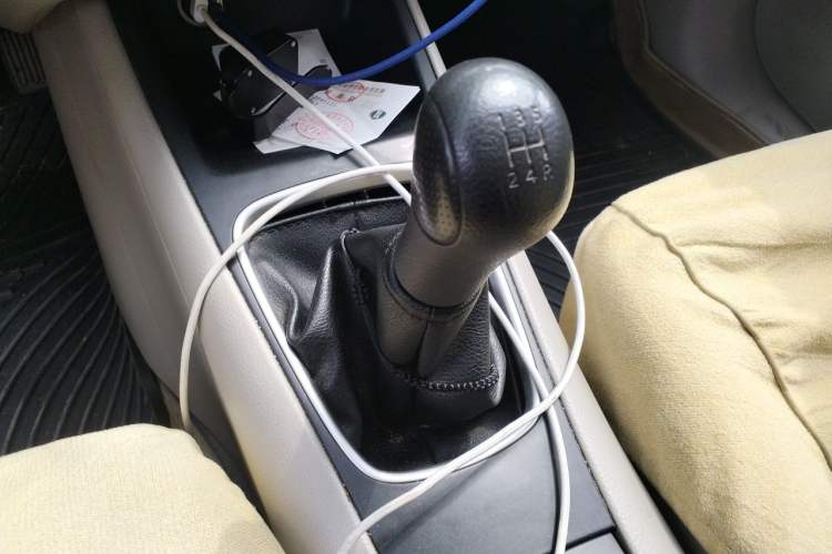 Used Nissan Tiida 2011 1.6L Manual Smart Version Gear Lever