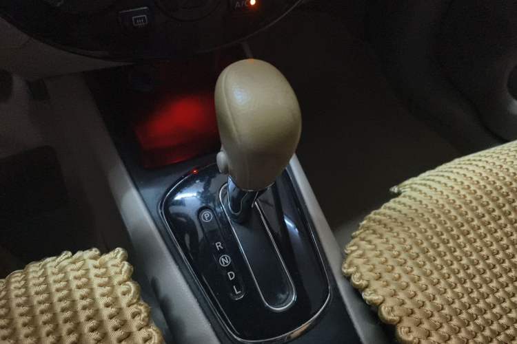 Used Nissan Tiida 2011 1.6L CVT Comfort Model Gear Lever