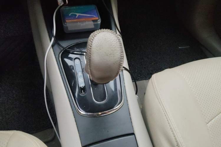 Used Nissan Tiida 2011 1.6L CVT Smart Version Gear Lever