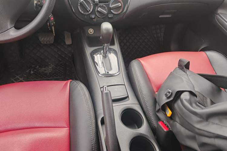 Used Nissan Tiida 2011 1.6L CVT Comfort Model Gear Lever