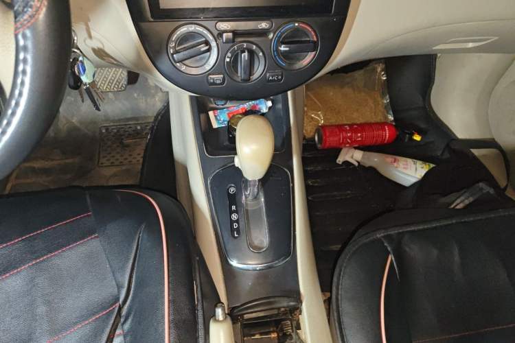 Used Nissan Tiida 2011 1.6L CVT Comfort Model Gear Lever
