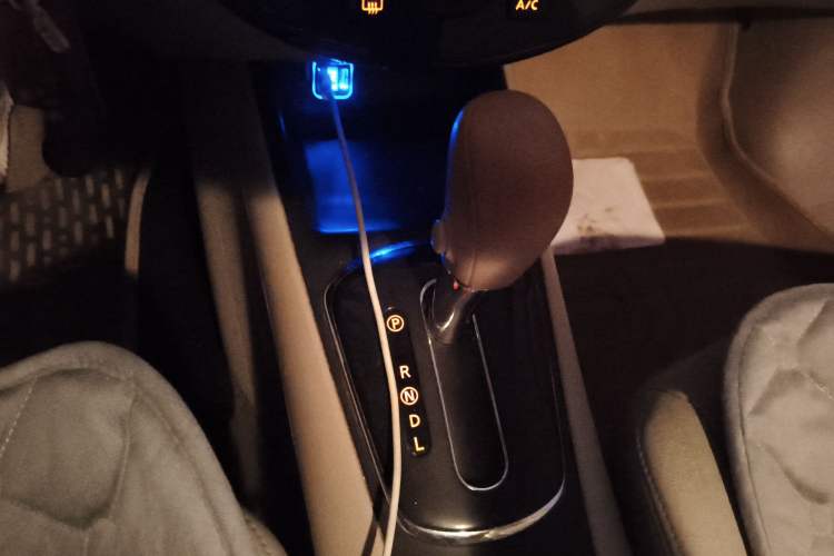 Used Nissan Tiida 2011 1.6L CVT Comfort Model Gear Lever