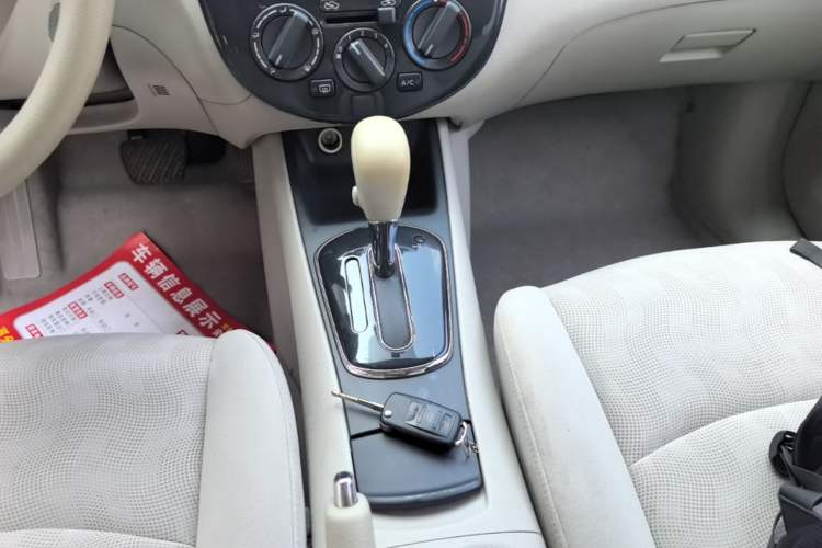 Used Nissan Tiida 2011 1.6L CVT Comfort Model Gear Lever