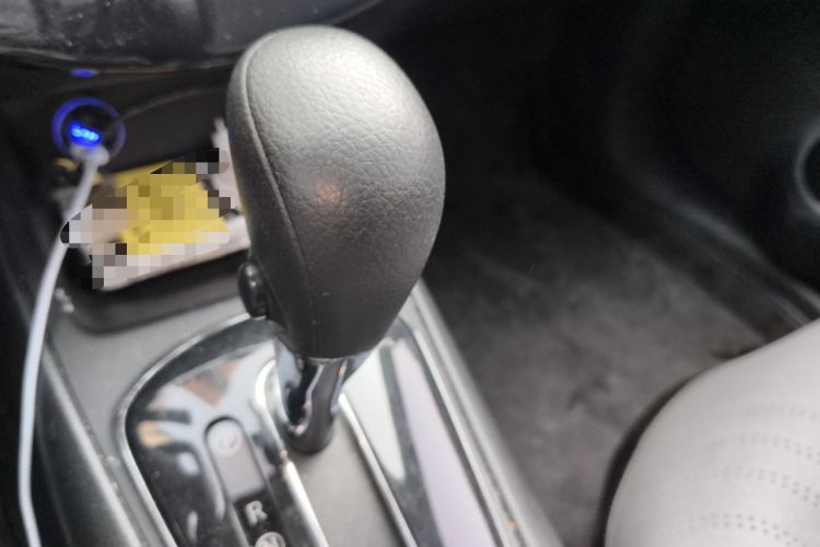 Used Nissan Tiida 2011 1.6L CVT Smart Version Gear Lever