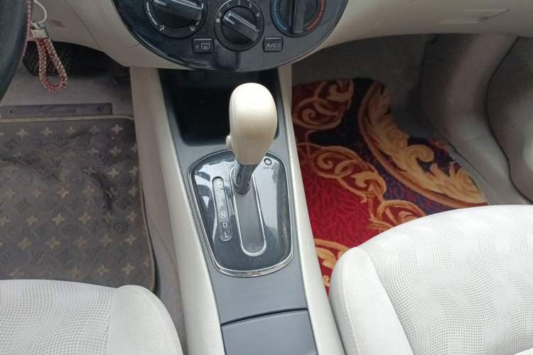Used Nissan Tiida 2011 1.6L CVT Comfort Model Gear Lever
