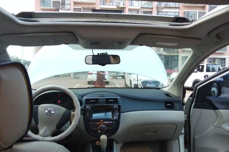 Used Nissan Tiida 2011 1.6L CVT Smart Version Headliner