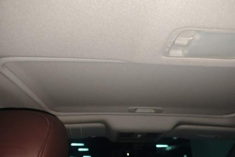 Used Nissan Tiida 2011 1.6L CVT Smart Version Headliner