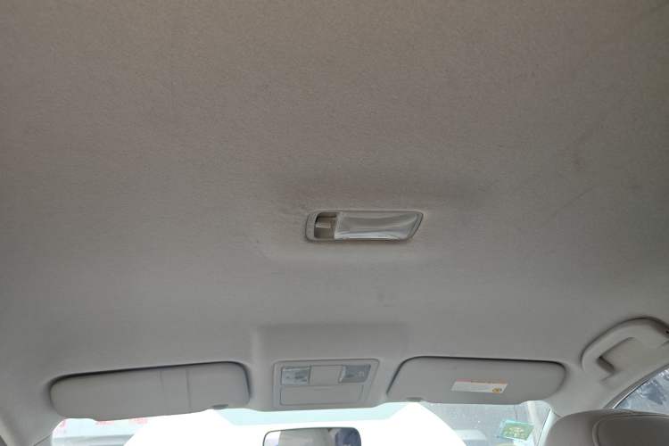 Used Nissan Tiida 2011 1.6L Manual Comfort Edition Headliner