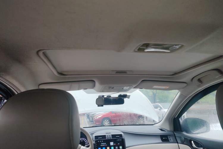 Used Nissan Tiida 2011 1.6L CVT Smart Version Headliner