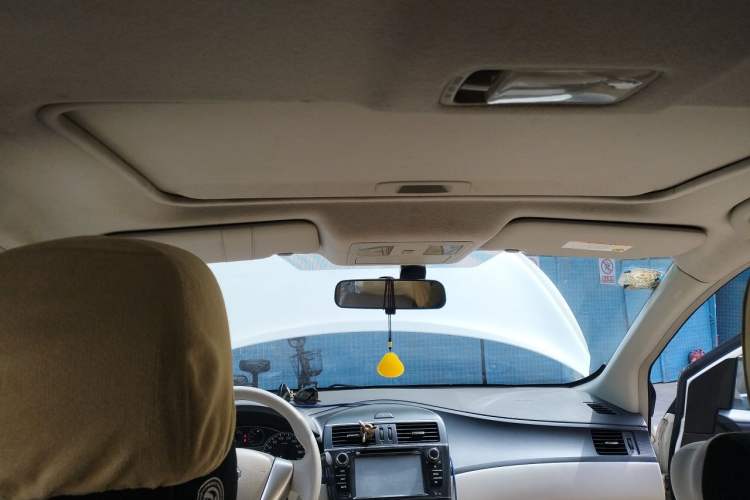 Used Nissan Tiida 2011 1.6L Manual Smart Version Headliner
