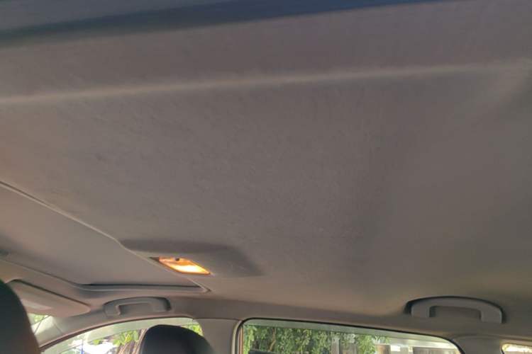 Used Nissan Tiida 2011 1.6L CVT Smart Version Headliner